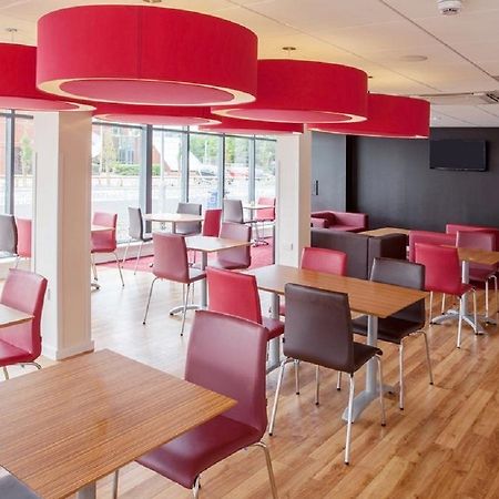 רדינג Travelodge Winnersh Triangle מראה חיצוני תמונה