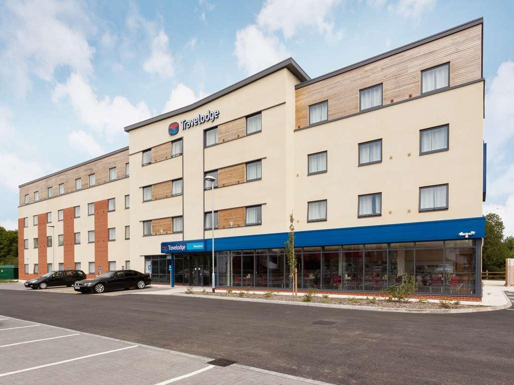 רדינג Travelodge Winnersh Triangle מראה חיצוני תמונה