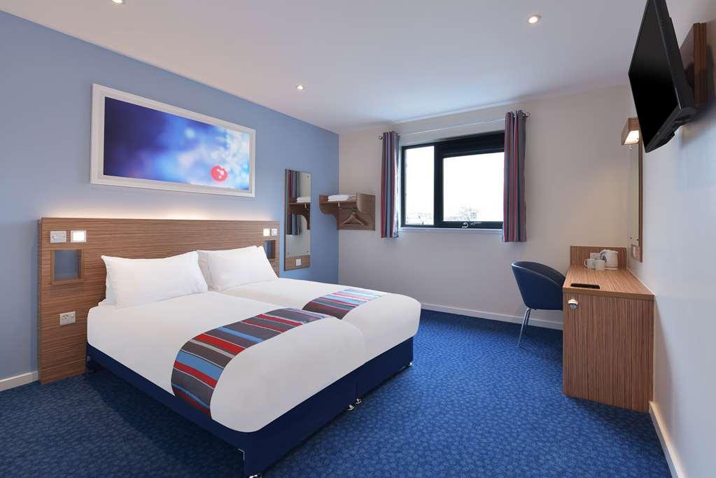 רדינג Travelodge Winnersh Triangle חדר תמונה