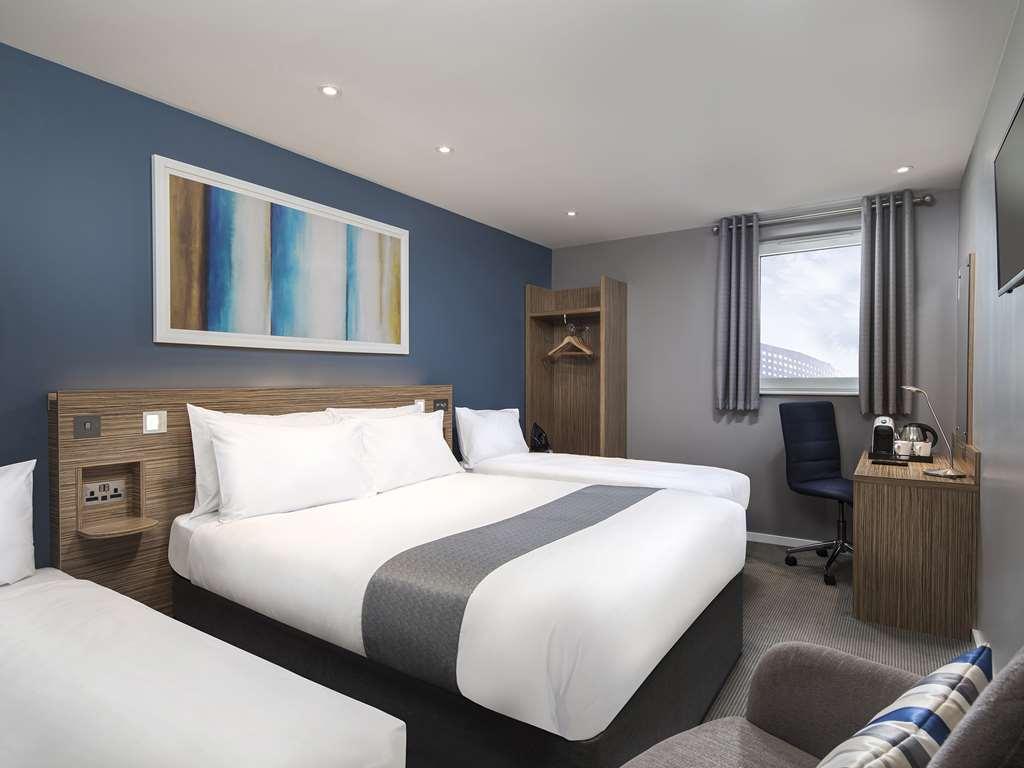 רדינג Travelodge Winnersh Triangle חדר תמונה