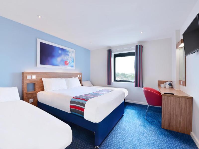 רדינג Travelodge Winnersh Triangle מראה חיצוני תמונה