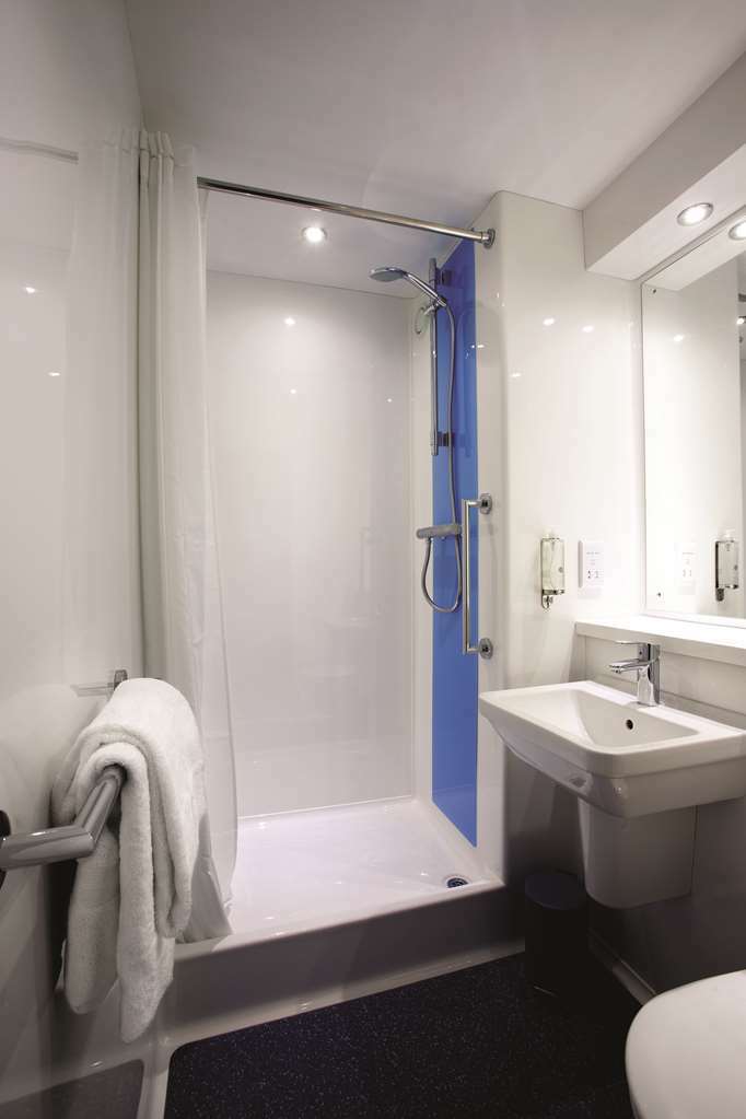 רדינג Travelodge Winnersh Triangle חדר תמונה