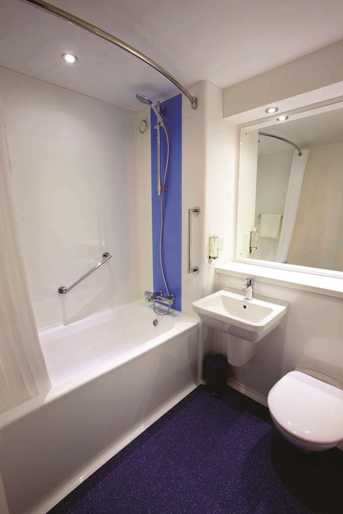רדינג Travelodge Winnersh Triangle חדר תמונה