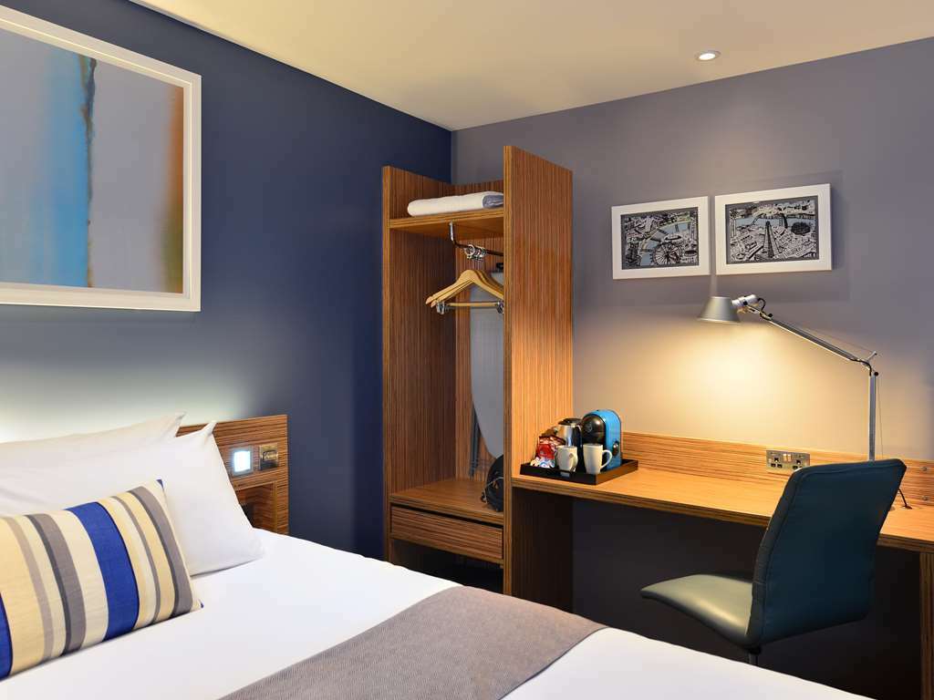 רדינג Travelodge Winnersh Triangle חדר תמונה